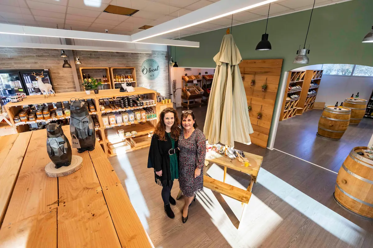 Laurie et Domie dans le magasin.